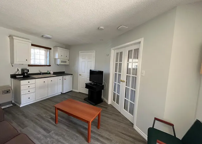 Lakeshore Suites