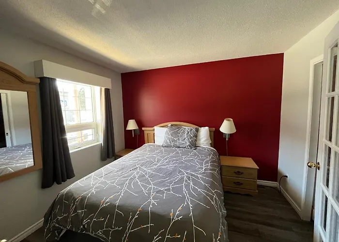 Lakeshore Suites