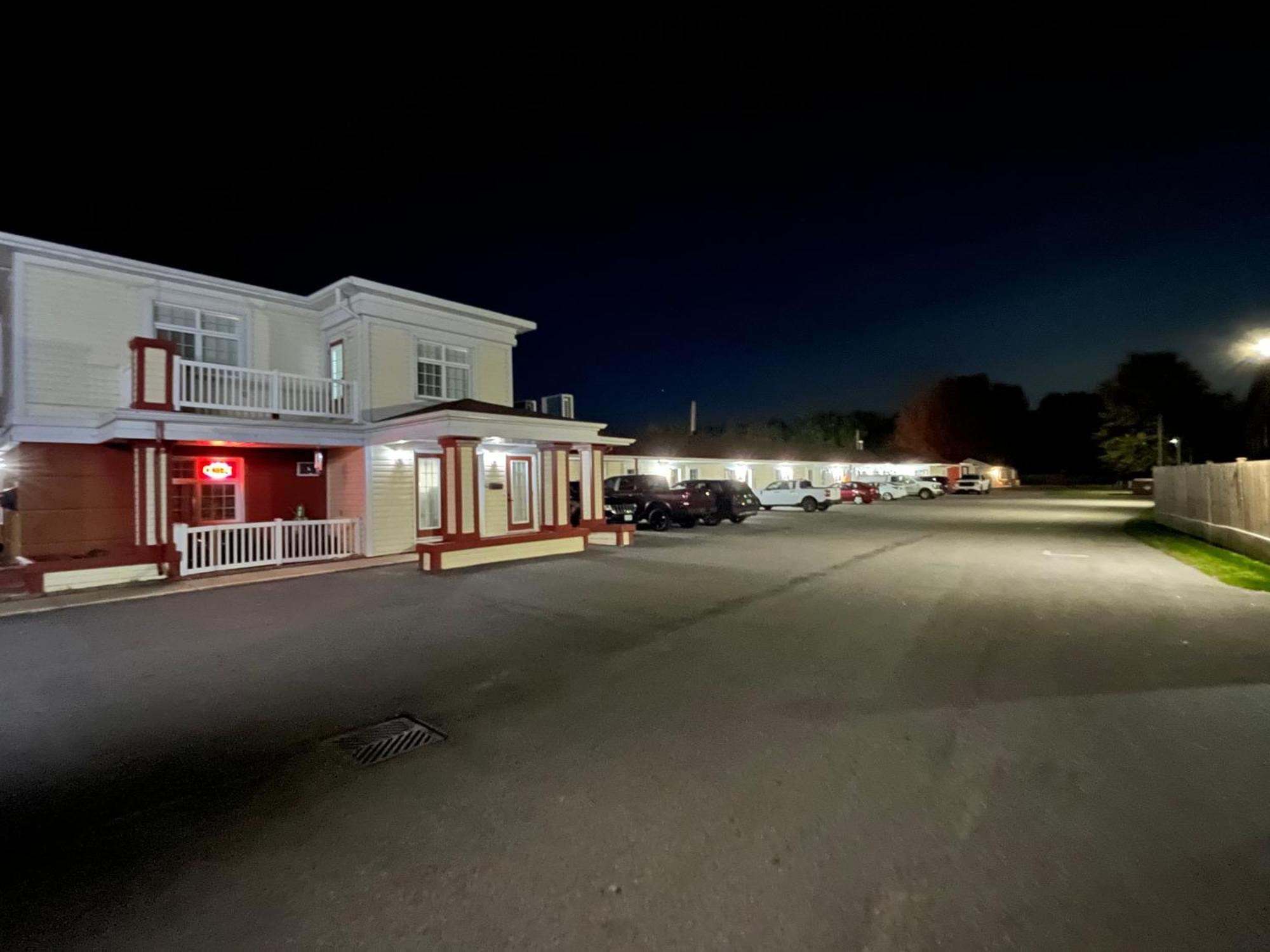 Motel Lakeshore 2*